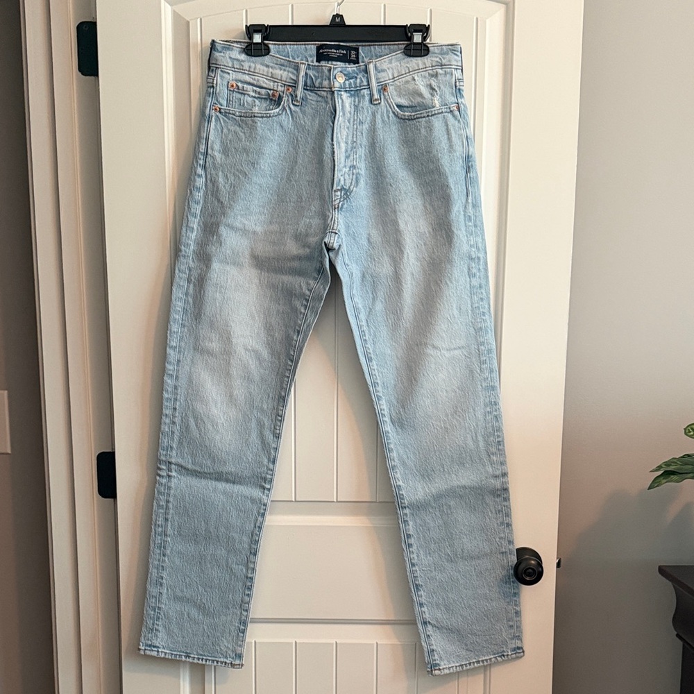 Abercrombie & Fitch Men's Vintage Straight Jeans in Light Blue